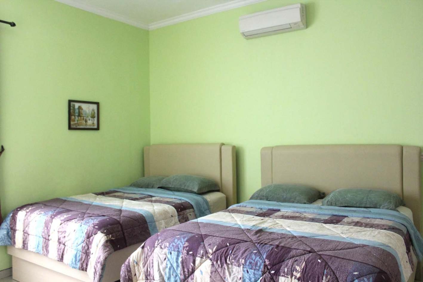 Hotel Ikiru To Live Surabaya Esterno foto
