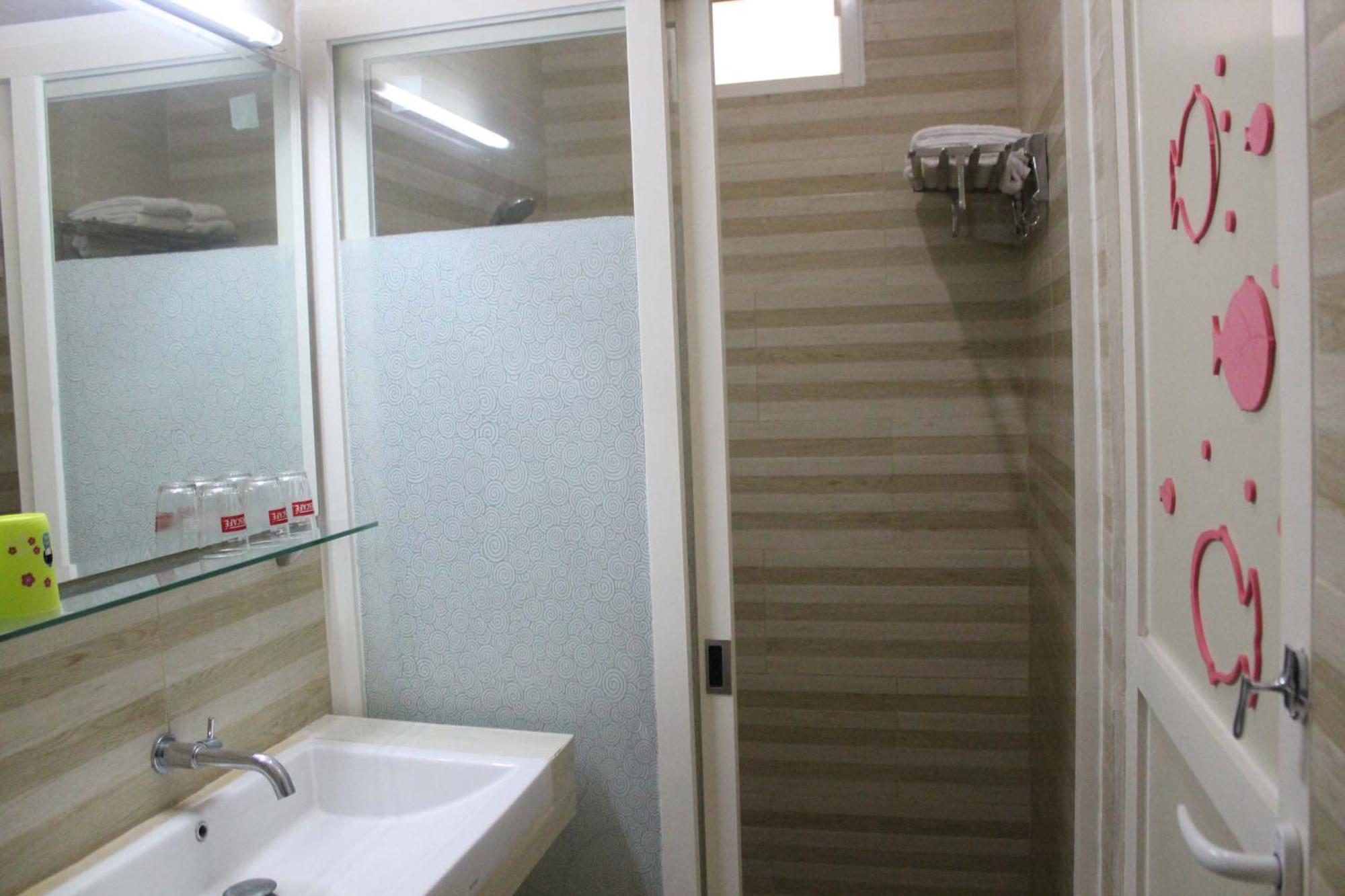 Hotel Ikiru To Live Surabaya Esterno foto