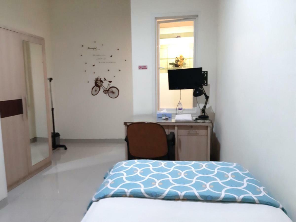 Hotel Ikiru To Live Surabaya Esterno foto